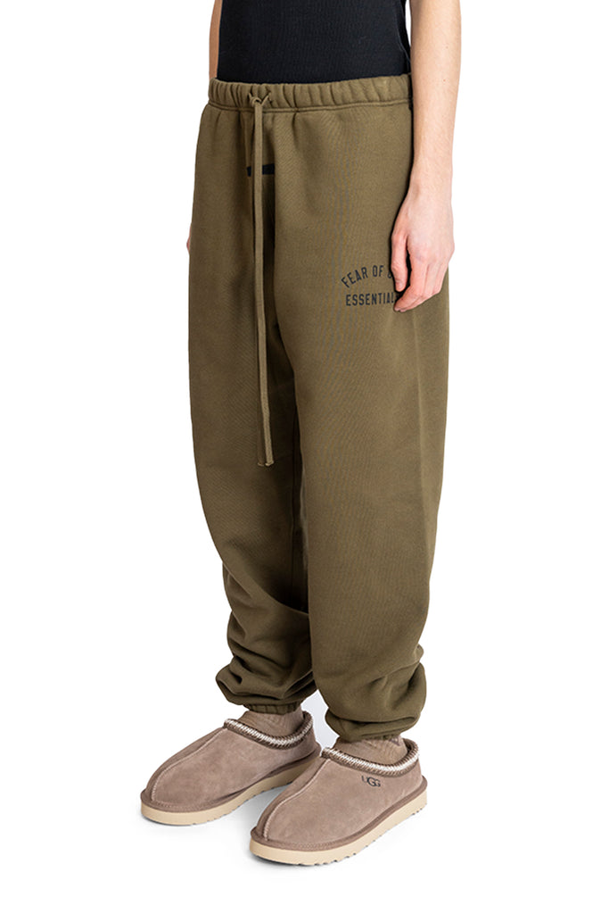 FOG ESSENTIALS FLEECE ESSENTIAL SWEATPANT OLIVE Dark Olive Green