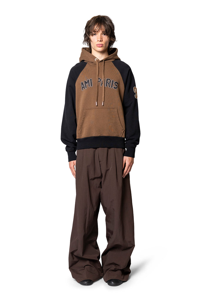Ami Paris SWEATSHIRT PATCH HAZELNUT/BLACK Dark Slate Gray