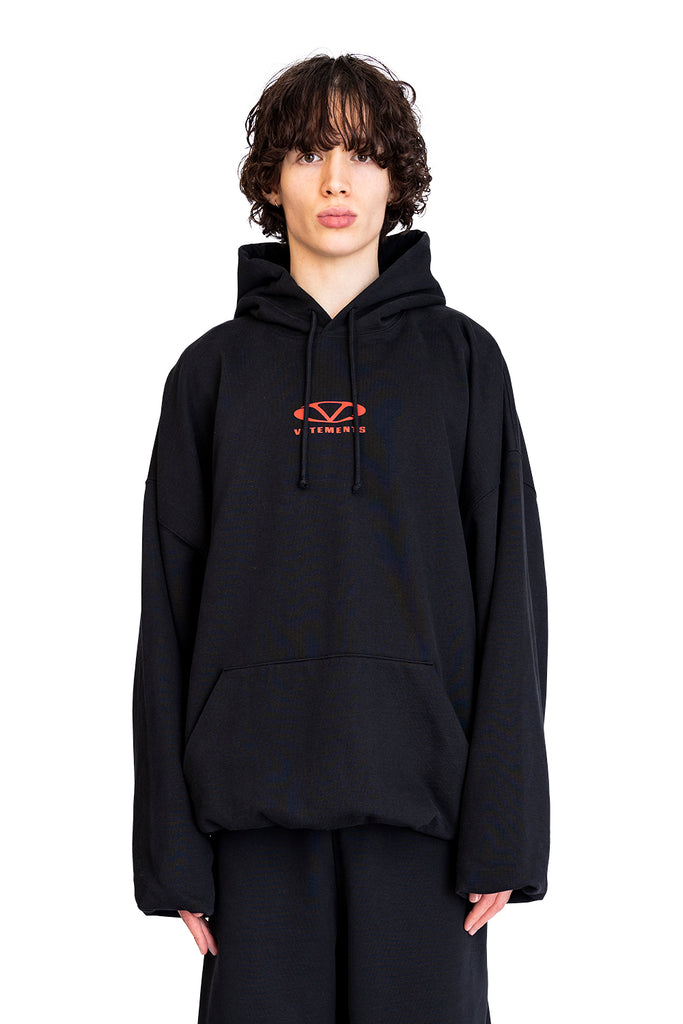 VETEMENTS OVAL LOGO CROPPED BOXY HOODIE BLACK/RED Black