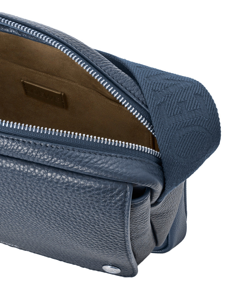 LOEWE PEBBLE MESSENGER INDIGO DYE Dark Slate Gray